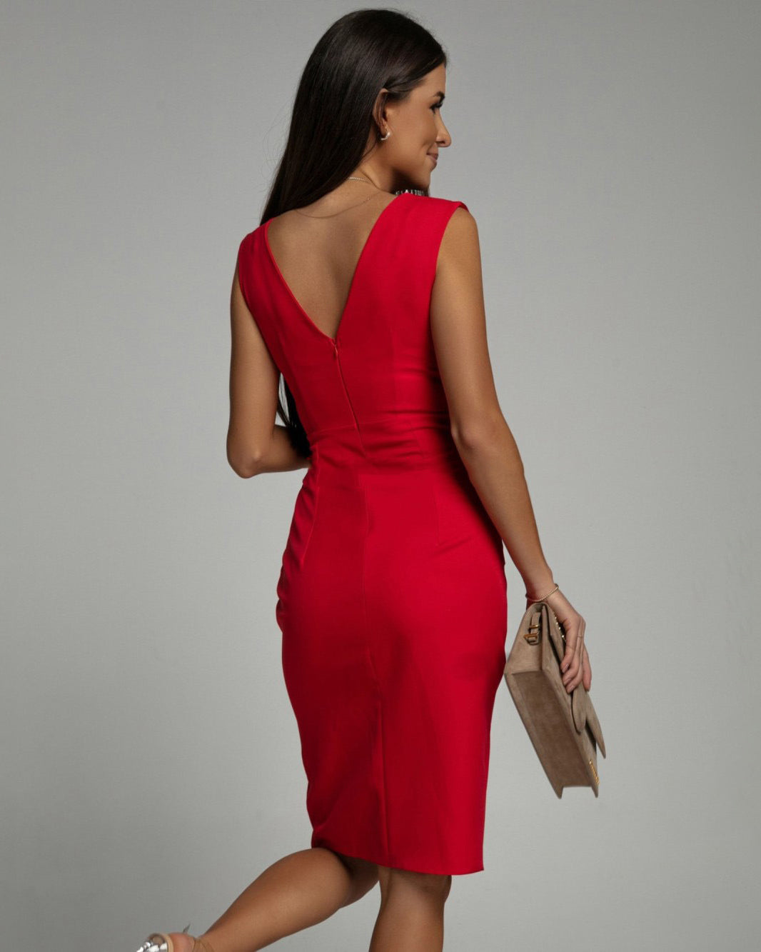 Valentina | Fitted dress with V-neckline and slit